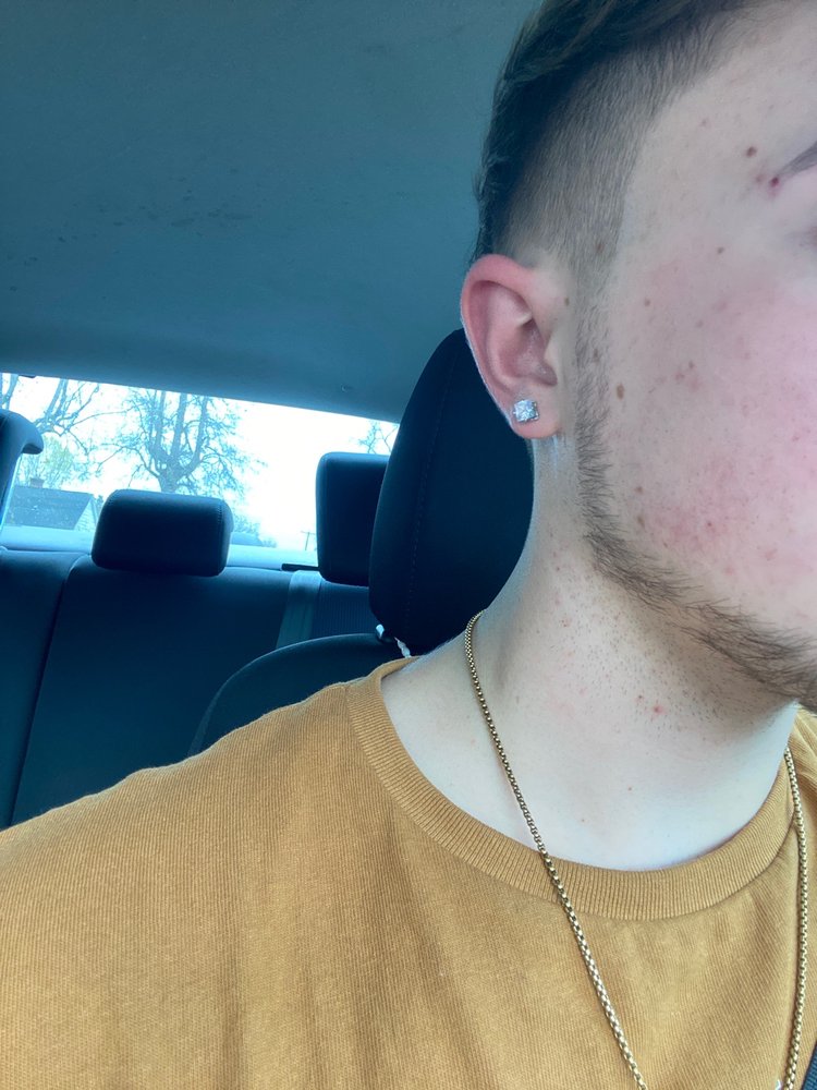 Fadeone Barbershp Logo