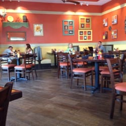Another Broken Egg Cafe - Spacious...combo of tables and booths