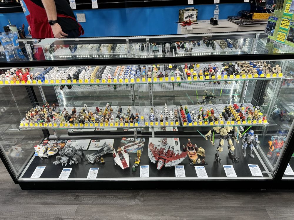 BRICKS AND MINIFIGS Updated July 2024 14 Photos 2178 Vista Way, Oceanside, California