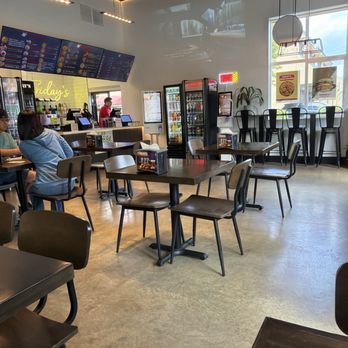 Friday's - Empty on a Saturday - Chicken Wings Near Me - Kent, Washington Friday's - Empty on a Saturday - Chicken Wings Near Me - Kent, Washington