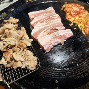 Pigya - Cooked chabol and pork belly - Korean Near Me - Los Angeles, California Pigya - Cooked chabol and pork belly - Korean Near Me - Los Angeles, California