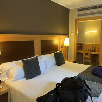 Hotel Nouvel - Beds can roll to accommodate different setups. Very comfy beds and pillows. - Hotels Near Me - Barcelona, B Hotel Nouvel - Beds can roll to accommodate different setups. Very comfy beds and pillows. - Hotels Near Me - Barcelona, B