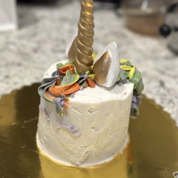 Minx Cakes - unicorn cake - Desserts Near Me Minx Cakes - unicorn cake - Desserts Near Me