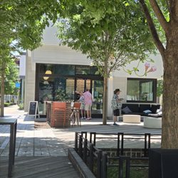 Honeysuckle Gelato - Outdoor seating