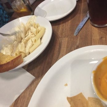 Cheddar's Scratch Kitchen - Kids alfredo penne - Comfort Food Near Me - Denton, Texas