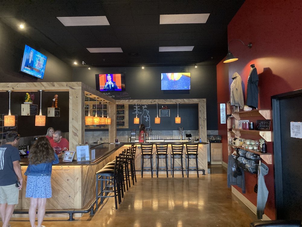 SUNDOG CIDERHOUSE & WINERY Updated September 2024 15 Photos 145
