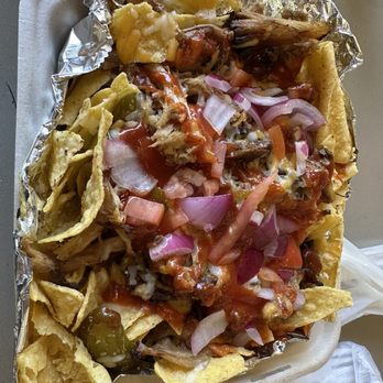 Kono's Northshore - Waikiki - Kalua pig nachos - Hawaiian Near Me - Honolulu, Hawaii