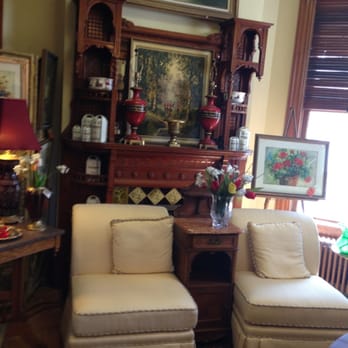 Bee-Attitudes Antiques - Antiques Near Me - Batavia, Illinois