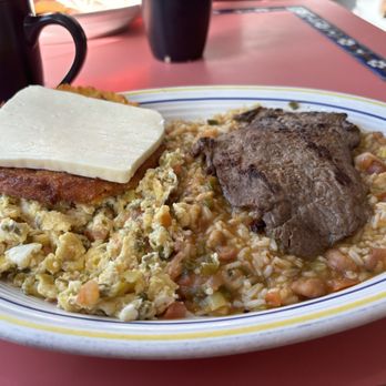 Los Parceros Restaurant - Calentado colombiano - Colombian Near Me - Wallingford, Connecticut
