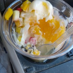 Gelati being eaten while driving, too good to wait...