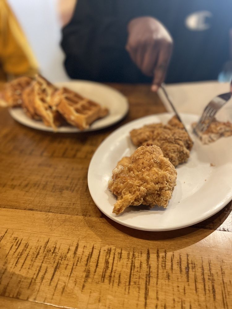 Social spots from Maple Street Biscuit Company - DT Greenville