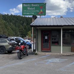 Dusty Boots Motel