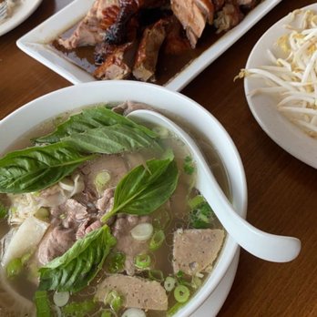 Pho Le 777 - SP1. Pho 777 1/2 Half Roasted Duck - Vietnamese Near Me - Chicago, Illinois