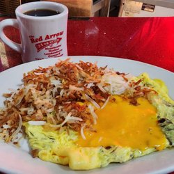 Red Arrow Diner - Omelet with their amazing hash browns on the side
