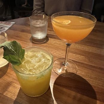 Earls Kitchen + Bar - Drinks - New American Near Me - Boston, Massachusetts
