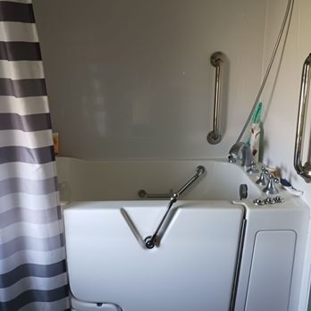 Mad City Windows & Baths of Cedar Rapids - Before- unusable - Windows Installation Near Me - Cedar Rapids, Iowa
