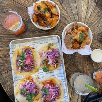 Jonah's Kitchen + Bar - Happy hour drinks! - Latin American Near Me - Santa Monica, California Jonah's Kitchen + Bar - Happy hour drinks! - Latin American Near Me - Santa Monica, California