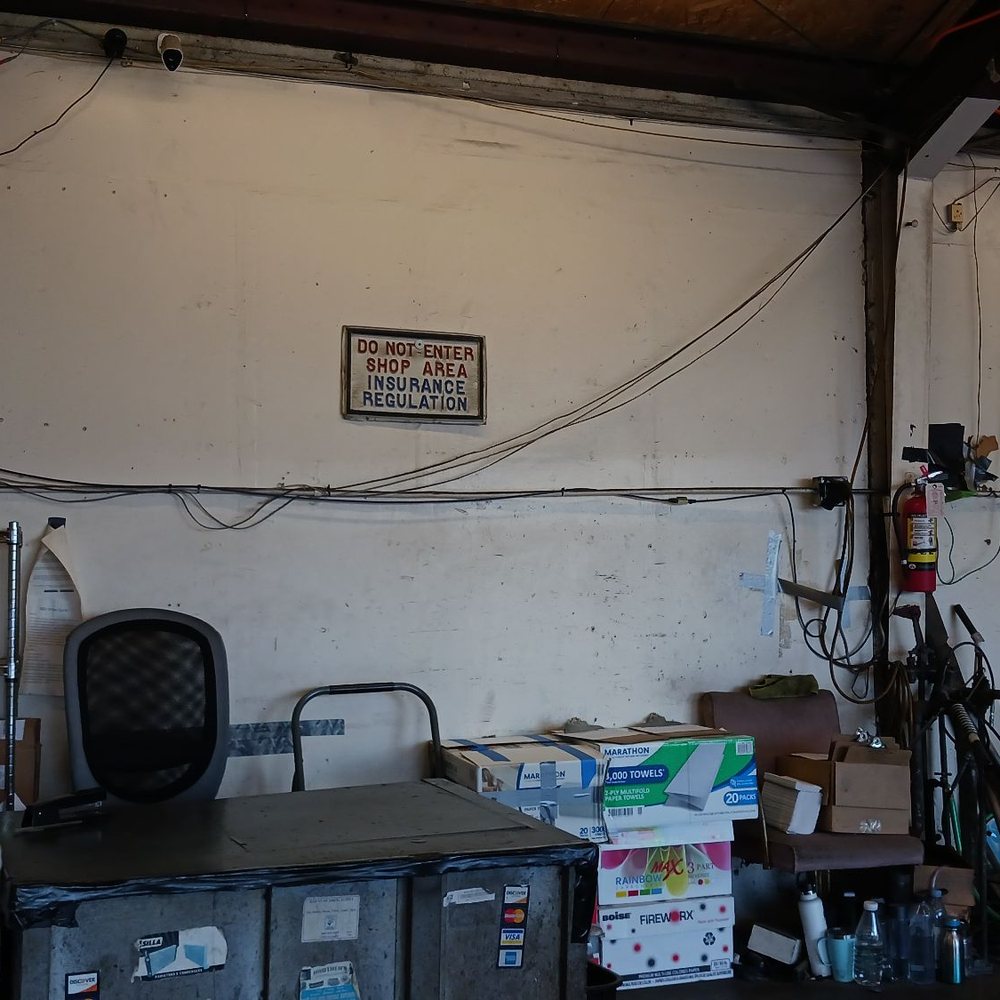 Las Tunas Smog Station - Inside - Smog Check Stations Near Me - San Gabriel, California