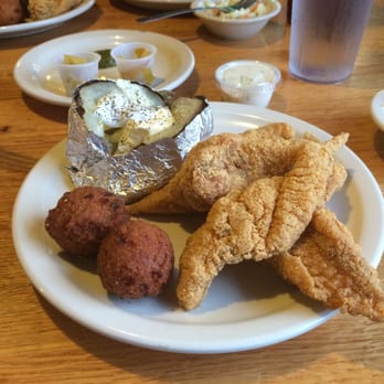 Fred's Fish House - The "little un" plate - Seafood Near Me - Mountain Home, Arkansas