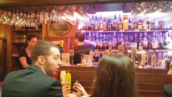 LE VIEUX/ THE OLD DUBLIN PUB & RESTURANT by null