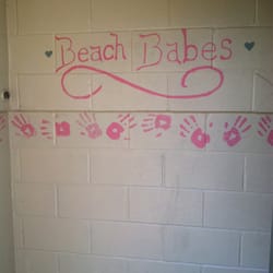 Oxford Beach - Girls have a bathroom