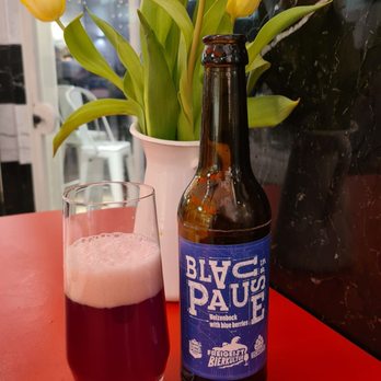 Jellyfish-Bude - Weizenbock mit Blue Berries. Fruchtig-herb mit 7,5% - Fischbroetchen Near Me - Hamburg, HH