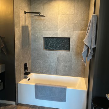 GC Pro Renovation - Guest bath - General Contractors Near Me