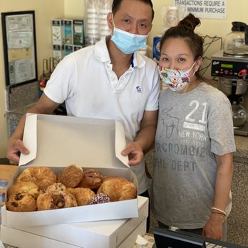 Stevenson Donuts & Bakery - The amazing duo who helped us with a smile (I swear I can see the smiles behind the face masks lol) - Donuts Near Me - Stevenson Ranch, California