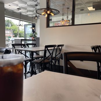 Roman Inn - Indoors - Pizza Near Me - Englewood, New Jersey