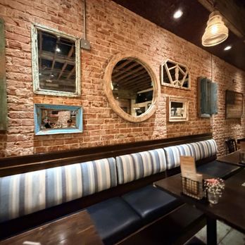 American Grub - Wall of mirrors - Burgers Near Me - Tustin, California American Grub - Wall of mirrors - Burgers Near Me - Tustin, California