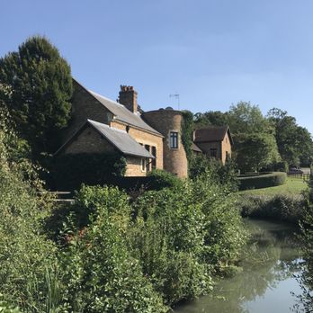 Coworth Park - Hotels Near Me - Berkshire, WNM