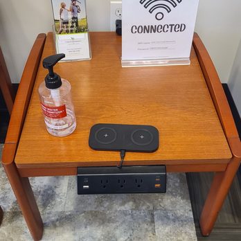 Orthopaedic Specialists - Free Wi-Fi and Device Charging Pad & Outlets 12-11-2023 - Orthopedists Near Me - Torrance, California Orthopaedic Specialists - Free Wi-Fi and Device Charging Pad & Outlets 12-11-2023 - Orthopedists Near Me - Torrance, California