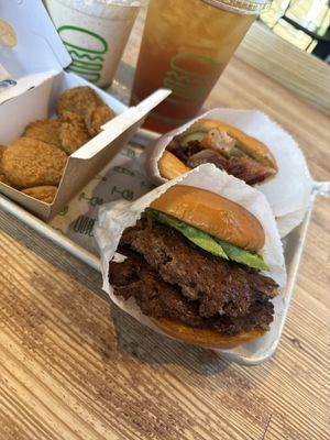 Shake Shack Stanford Shopping Center by null