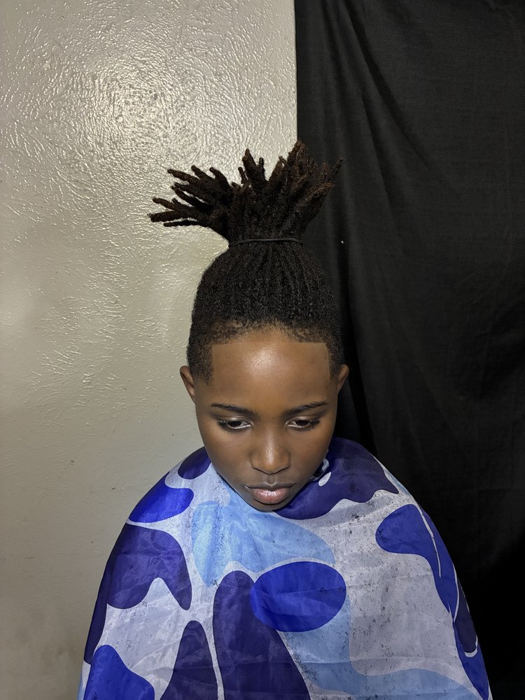 232cutz Logo