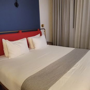 Moxy NYC Lower East Side - This bed. Can I bring it home with me please? - Hotels Near Me - New York, New York