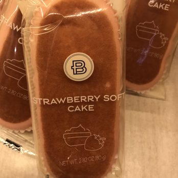 Paris Baguette - Strawberry cake - Desserts Near Me - Mesa, Arizona