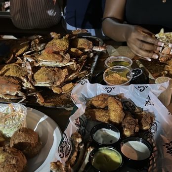 Cantler's Riverside - Seafood Near Me - Annapolis, Maryland