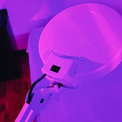 Vickkimua - Magnifying lamp used during extractions