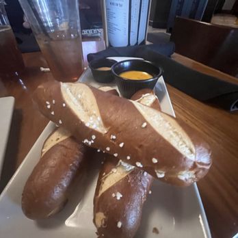 Bru Burger Bar - Plainfield - Soft Pretzels - Burgers Near Me - Plainfield, Indiana