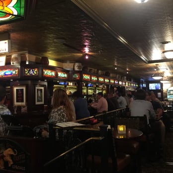 Elephant & Castle - Pubs Near Me - Chicago, Illinois