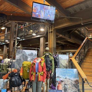 REI - Sports Wear Near Me - Bend, Oregon