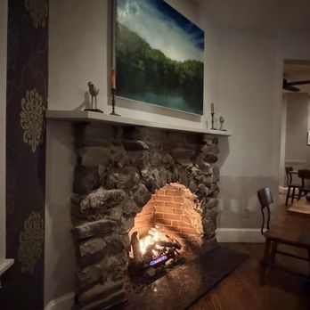 That Place In Ogunquit - Fireplace - New American Near Me - Ogunquit, Maine
