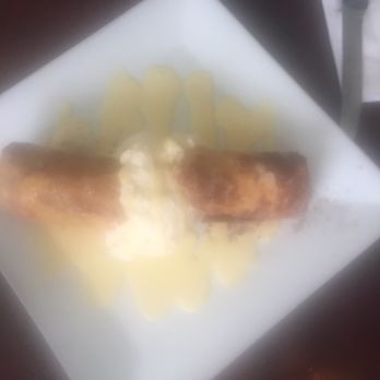 Tres Palms - Fried apple pie ala mode - New American Near Me - Babylon, New York Tres Palms - Fried apple pie ala mode - New American Near Me - Babylon, New York