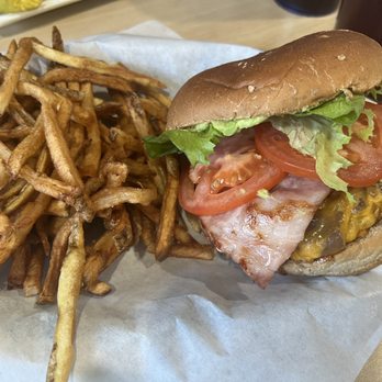 Junction Burger - Burgers Near Me - Junction, Texas