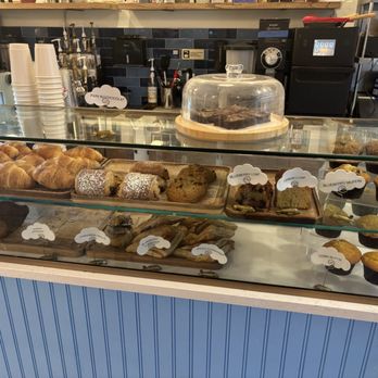 L'Avion Café - Pastries - Themed Cafes Near Me - New York, New York