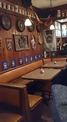 Resi's Bierstube by null