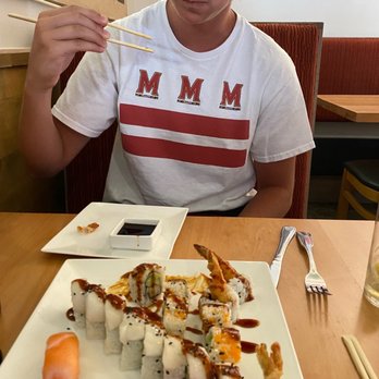 Somo Kitchen & Sushi - Sushi Bars Near Me - Providence, Rhode Island Somo Kitchen & Sushi - Sushi Bars Near Me - Providence, Rhode Island