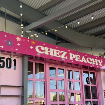 Chez Peachy - Cute! - Custom Cakes Near Me - Tucson, Arizona