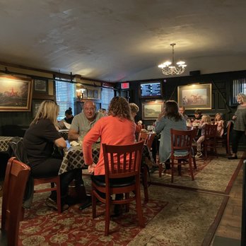 J Timothy's Taverne - Interior of the dining room - American Near Me - Plainville, Connecticut J Timothy's Taverne - Interior of the dining room - American Near Me - Plainville, Connecticut