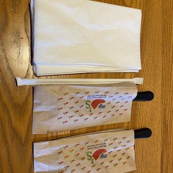 Chili's - Nice little packets with our flatware, and a lot of napkins. - American Near Me - Santa Clarita, California Chili's - Nice little packets with our flatware, and a lot of napkins. - American Near Me - Santa Clarita, California